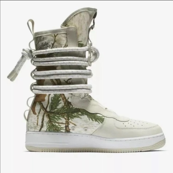 Nike - Picture 5 of 6